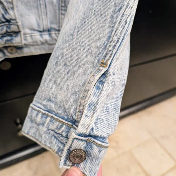 Abercrombie & Fitch Denim Light Wash Womens Jacket M NWT - Picture 6 of 8